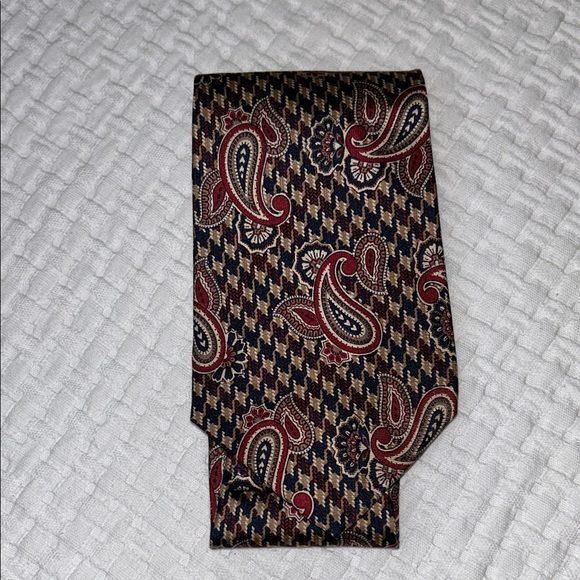 Pierre Cardin Gold and Red Paisley Tie Set - Picture 8 of 9